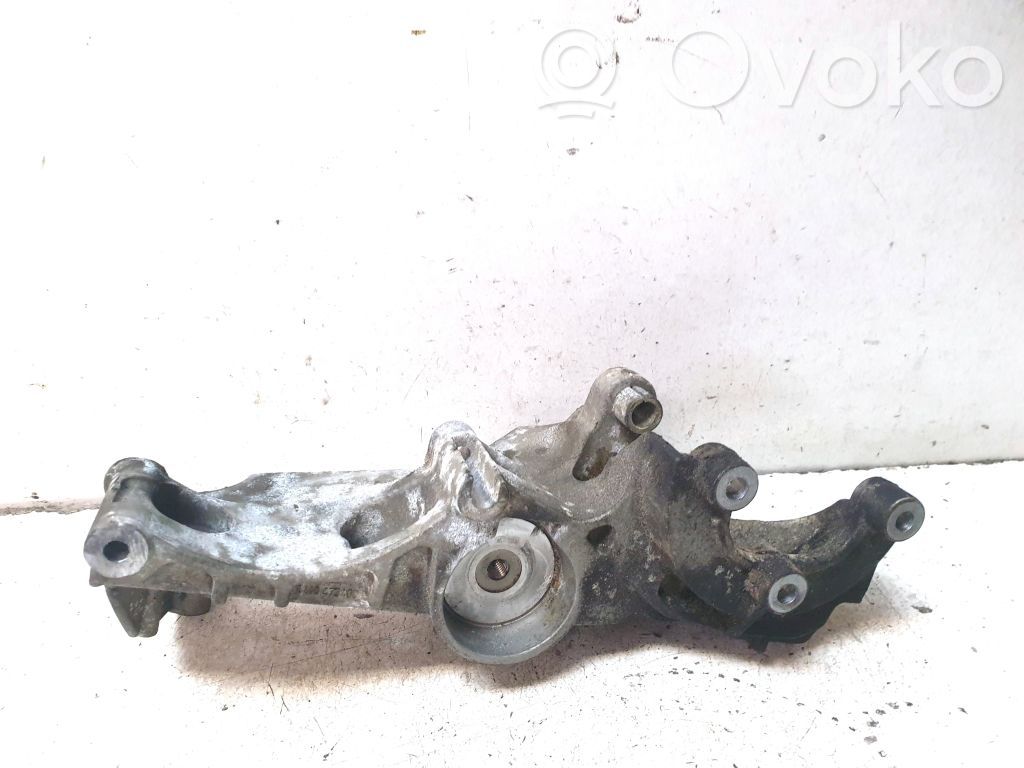 Dacia Logan I Generator/alternator bracket 