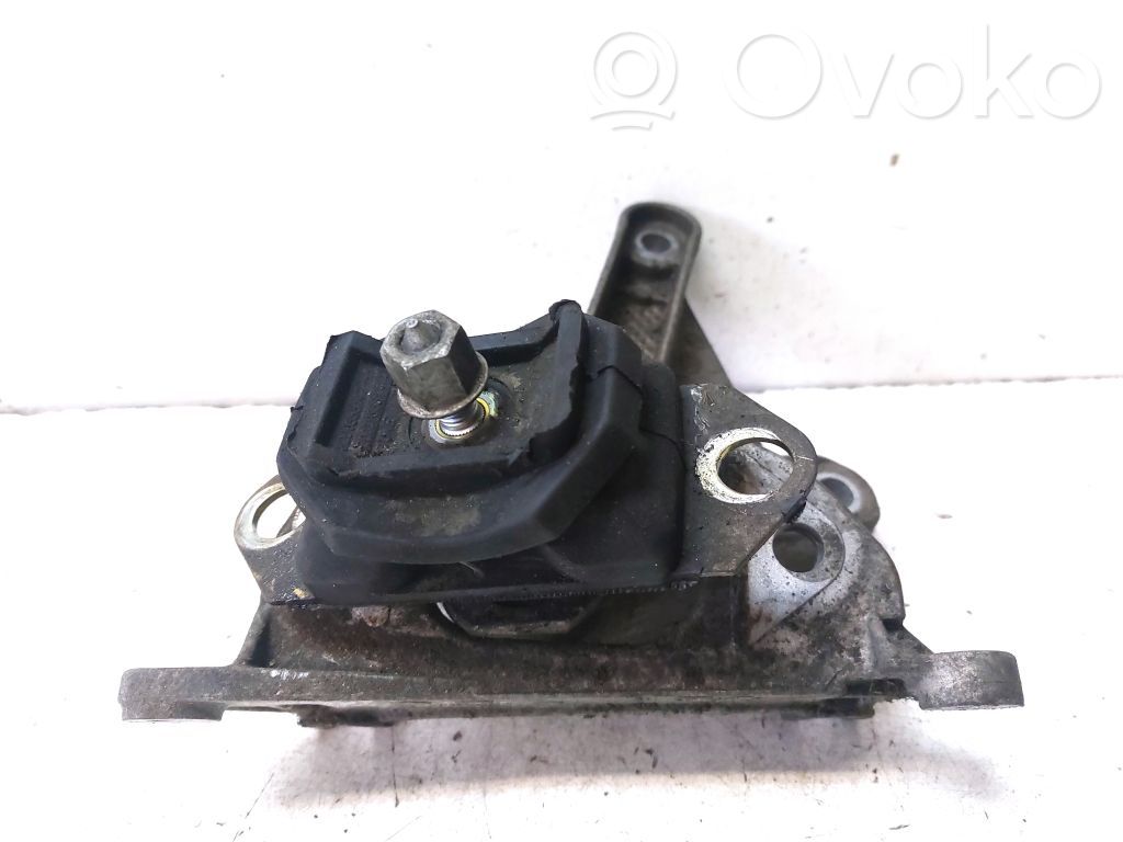 Dacia Logan I Engine mount bracket 
