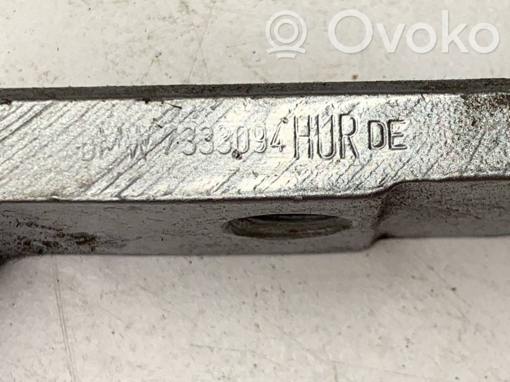 Zawias dolny drzwi tylnych   7333094,4584
