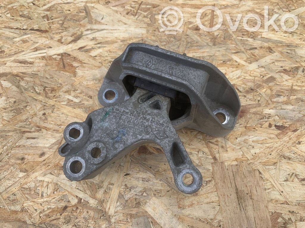 Nissan Qashqai Engine mount bracket 