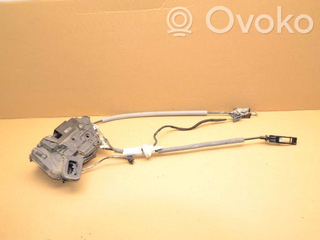 Volkswagen Golf VII Front door lock 