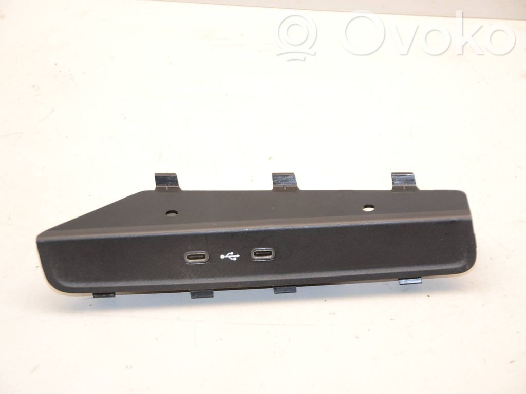 Skoda Octavia Mk4 USB jungtis 