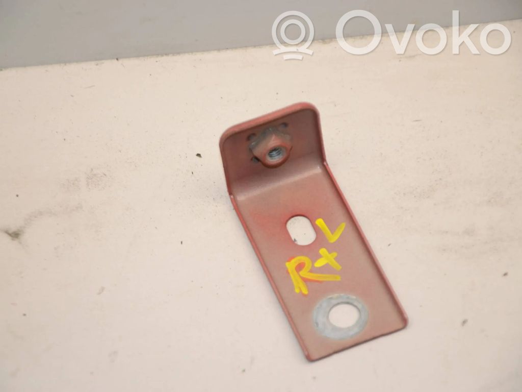 Skoda Kodiaq Fender mounting bracket 