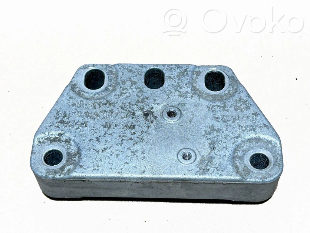 Volkswagen Golf VII Other engine bay part 