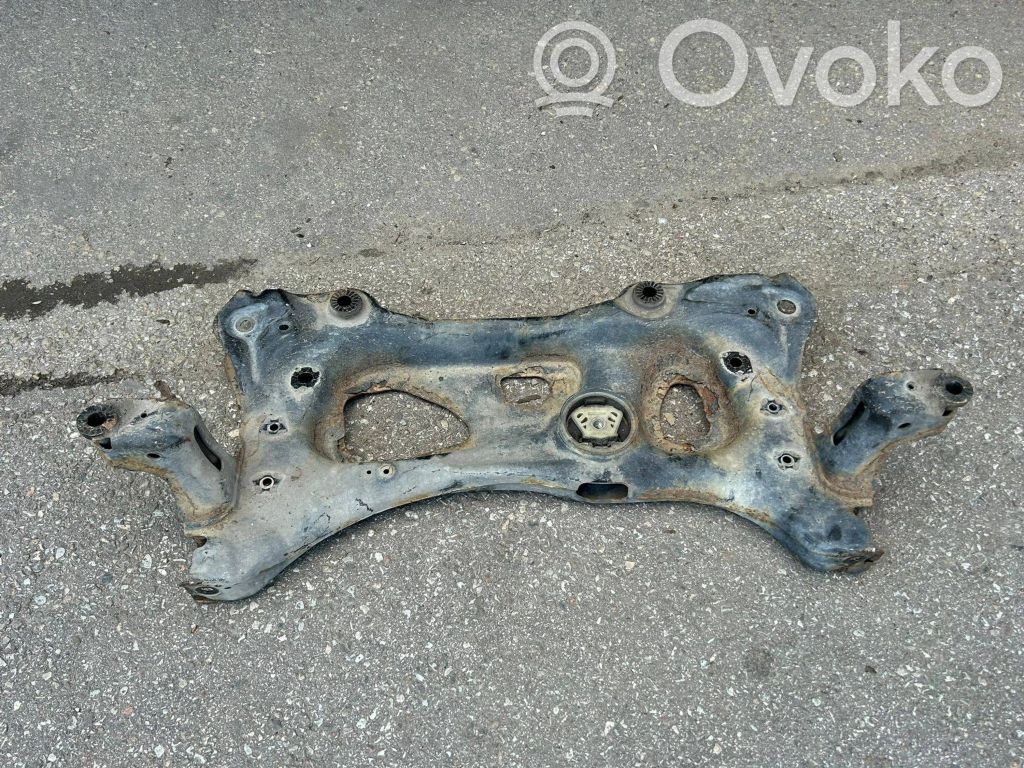 Volkswagen Golf VII Priekšējais šķērsnis 