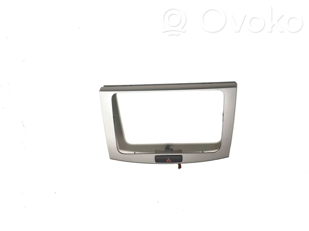 Volkswagen PASSAT B7 Mascherina unità principale autoradio/GPS 