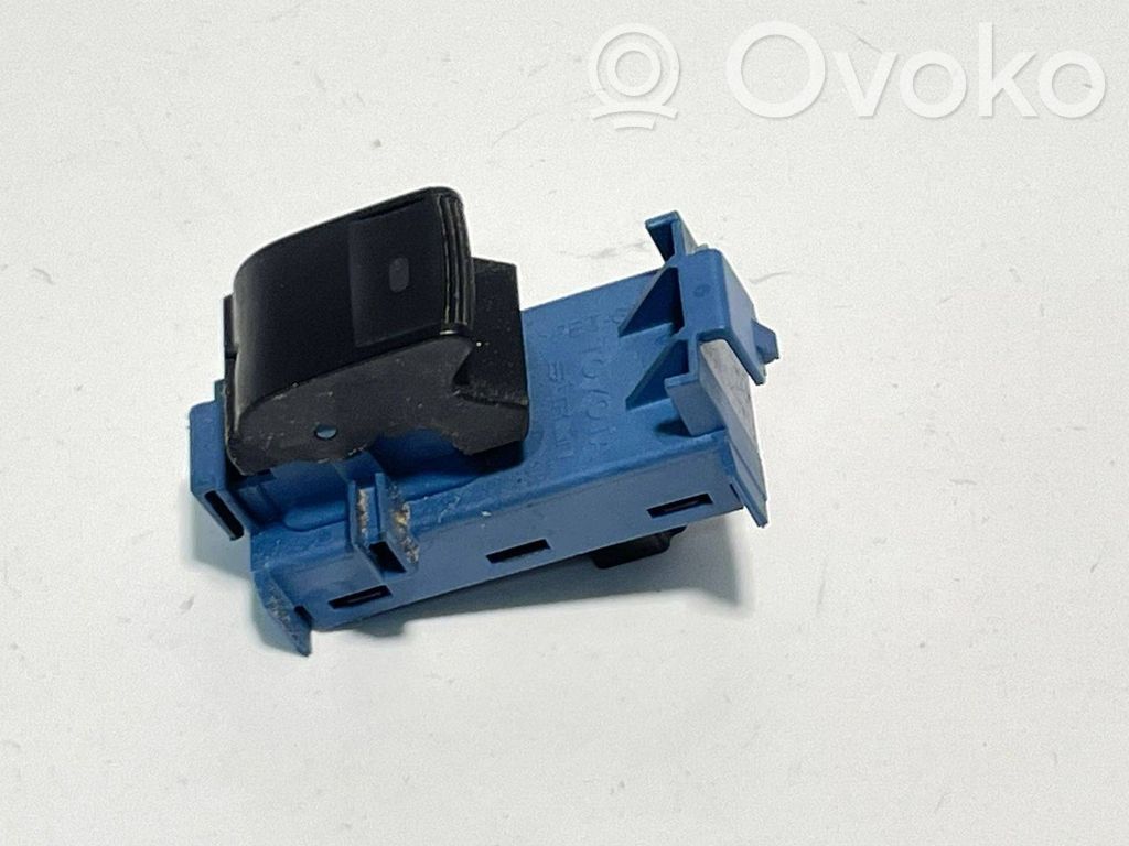 Toyota Verso Electric window control switch 