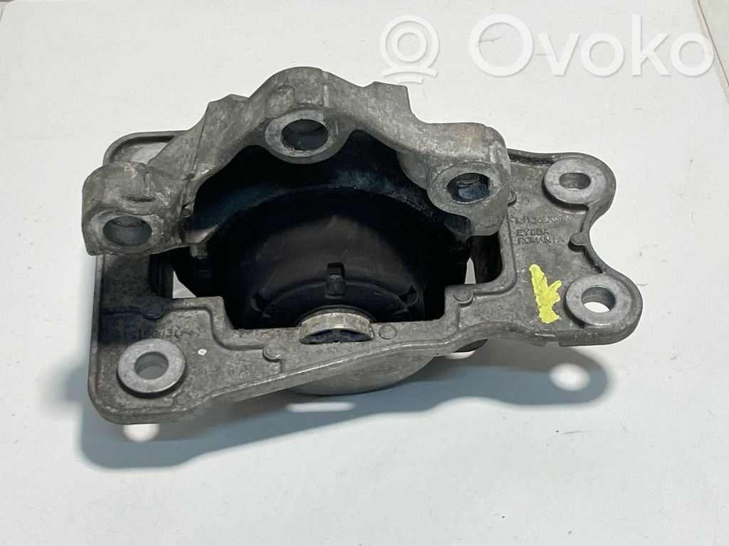 Volvo V90 Cross Country Engine mount bracket 
