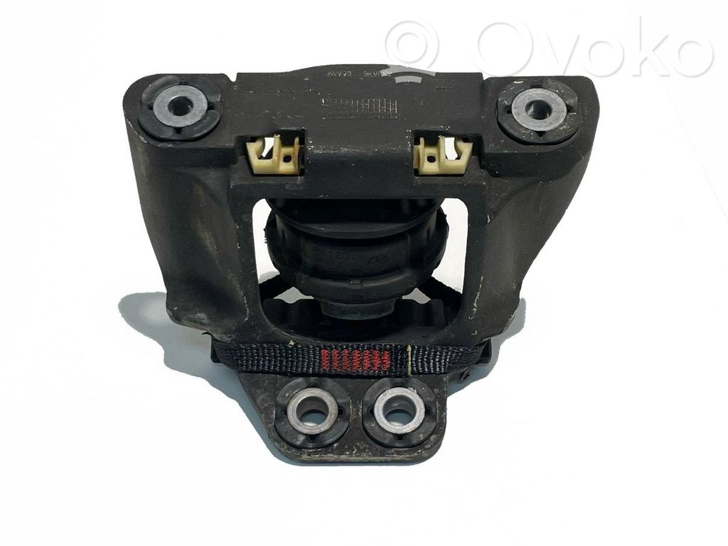 Volvo V90 Cross Country Engine mount bracket 