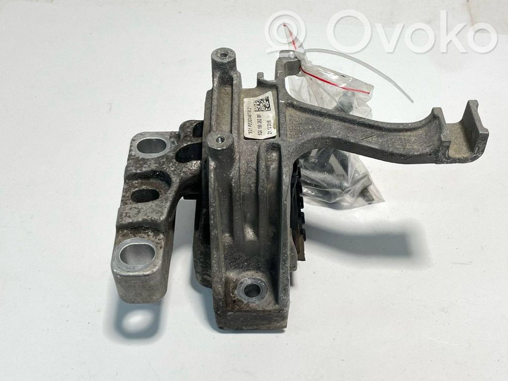 Skoda Octavia Mk3 (5E) Engine mount bracket 