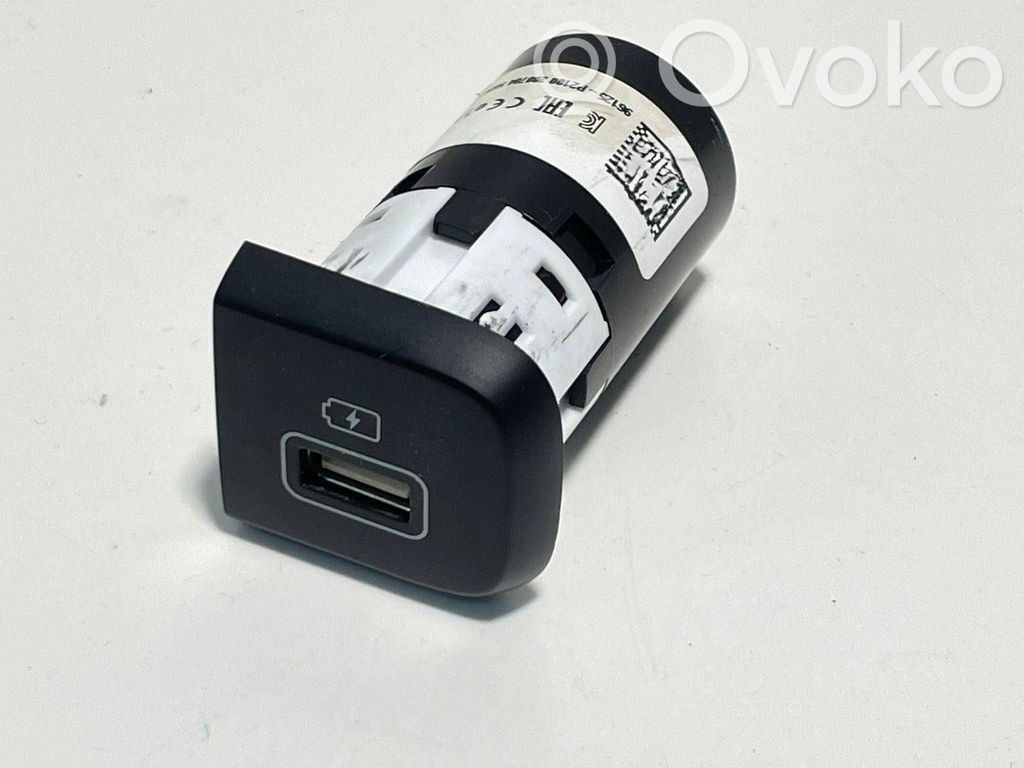 KIA Sorento IV Connettore plug in USB 