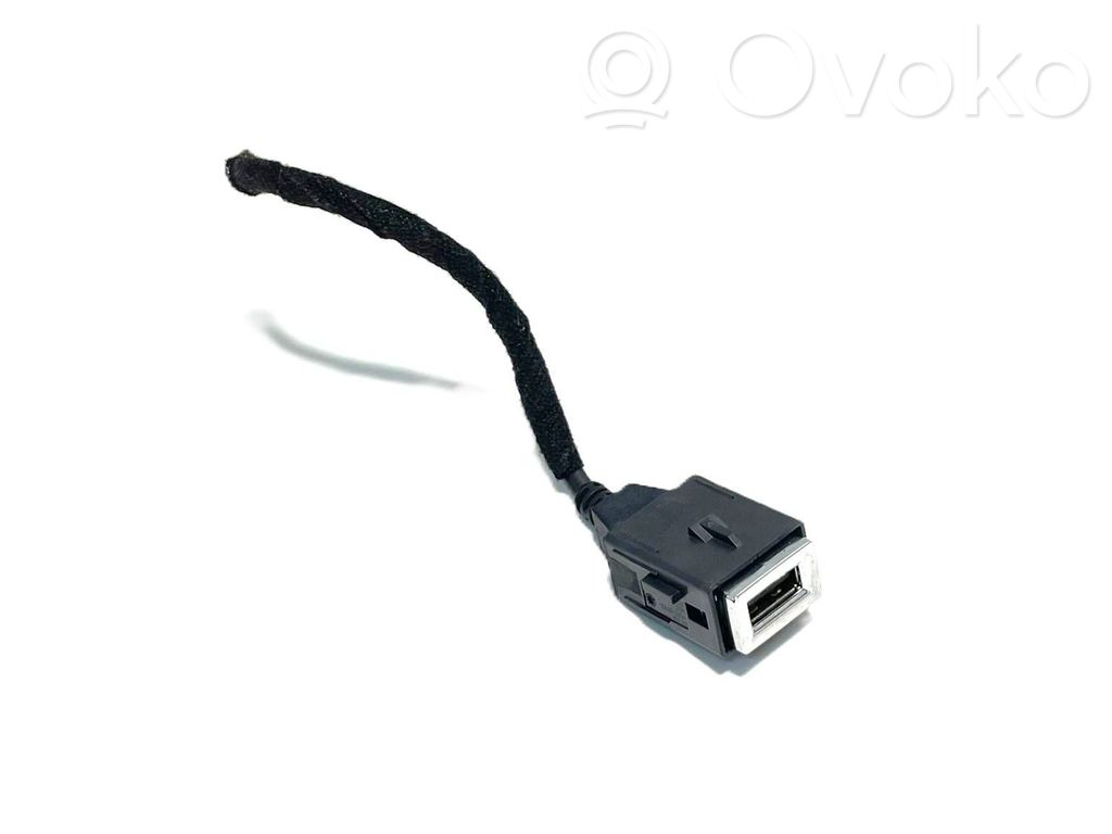 Peugeot 5008 II USB socket connector 