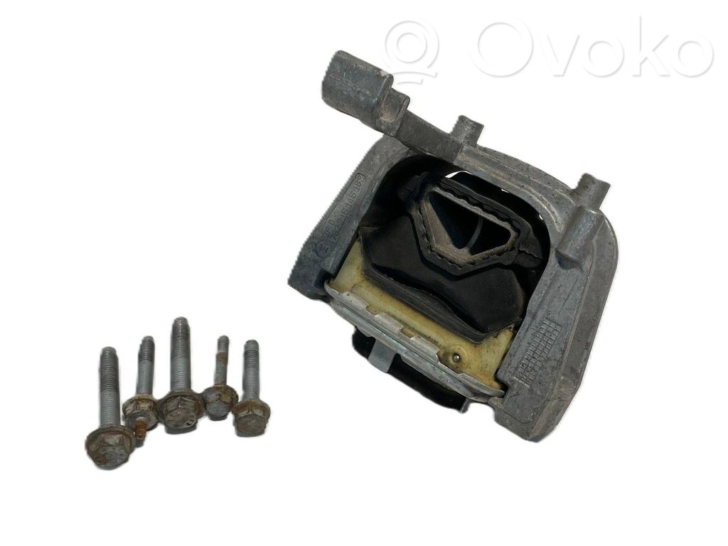 Volkswagen PASSAT B8 Engine mount bracket 