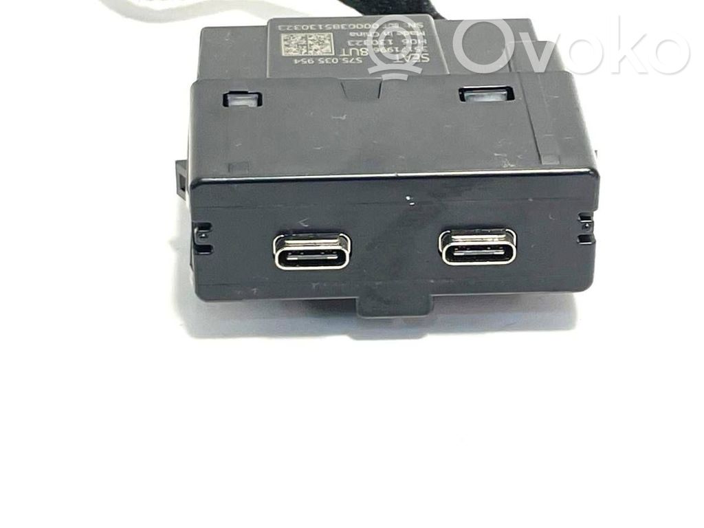 Audi Q3 F3 USB socket connector 