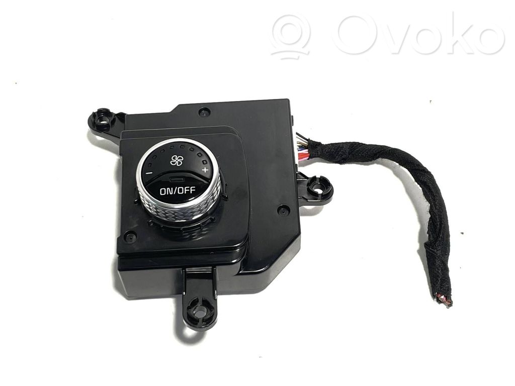 KIA Sorento IV Interior fan control switch 