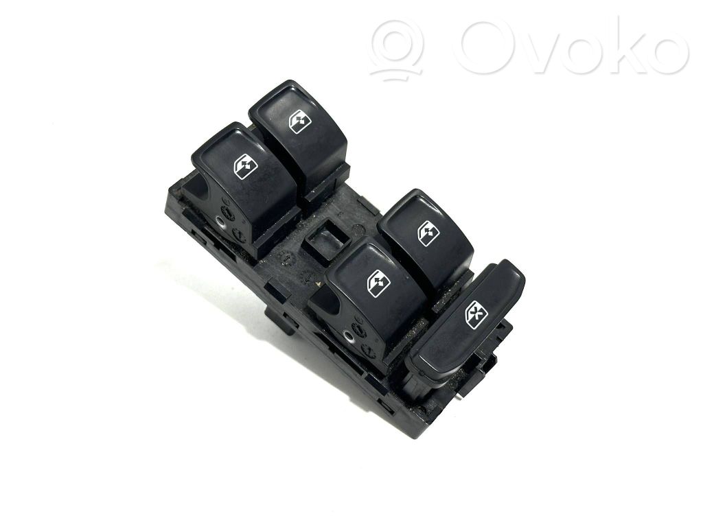 Volkswagen PASSAT B8 Electric window control switch 