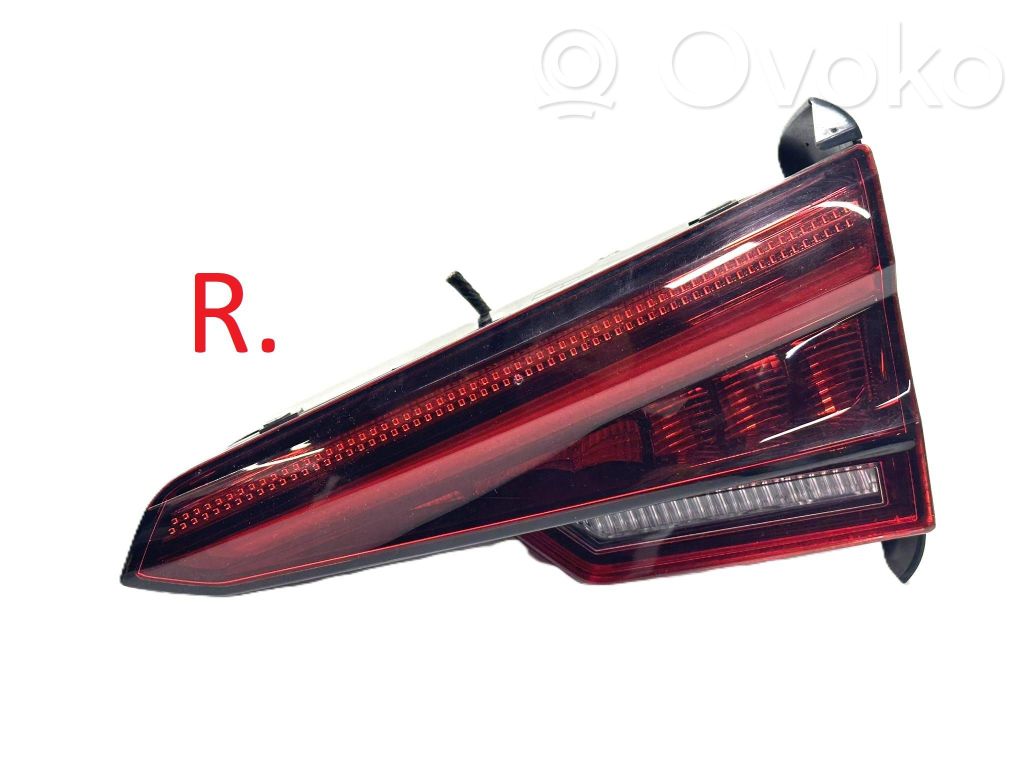 Lampy tylnej klapy bagażnika   8W5945094H,44884