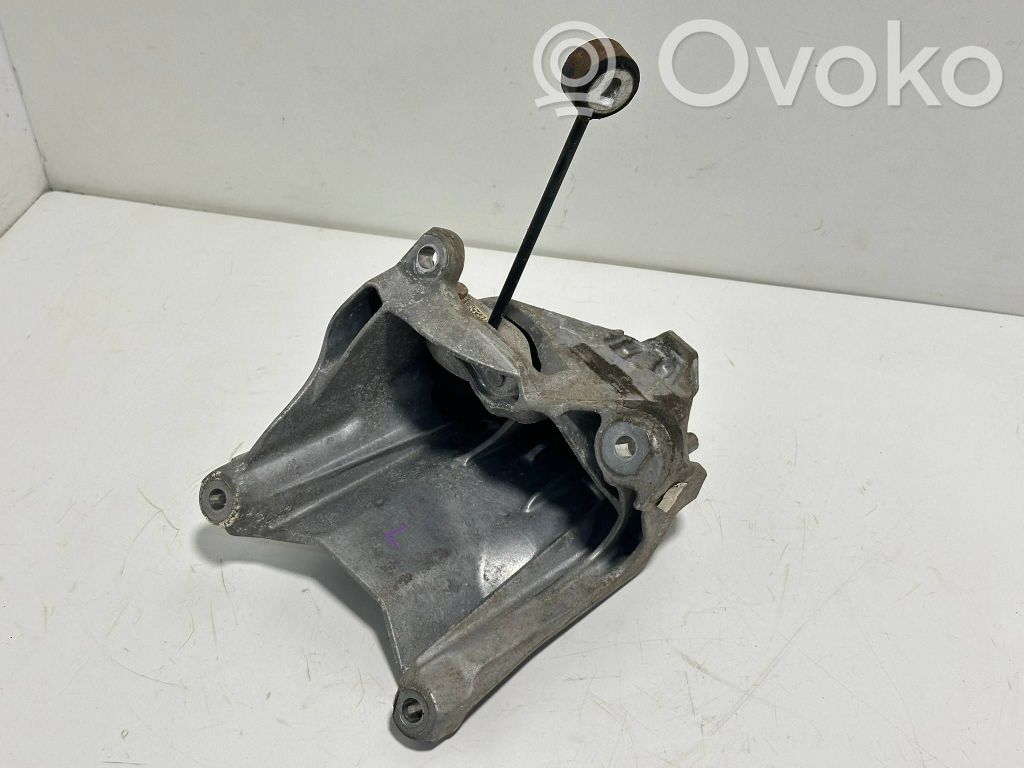 Audi A4 S4 B9 8W Engine mounting bracket 