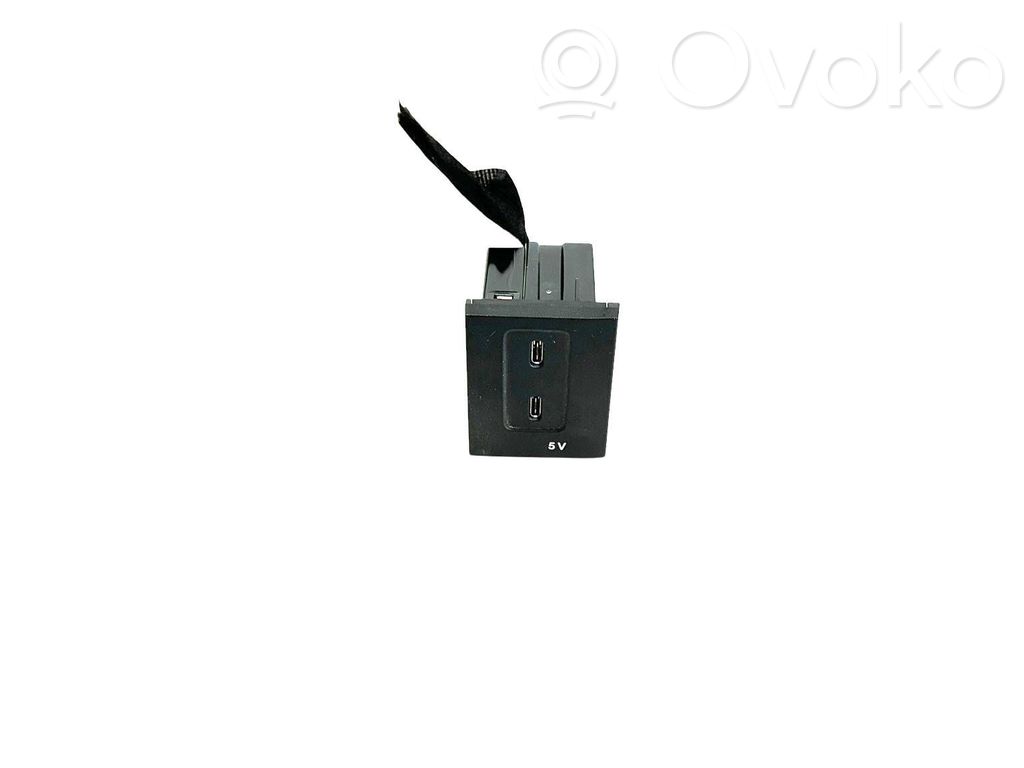Mercedes-Benz A W177 Gniazdo / Złącze USB 