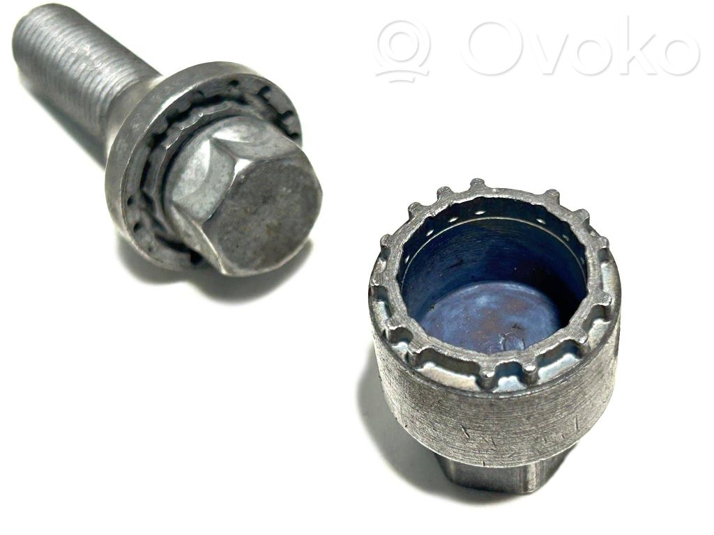 Audi Q3 F3 Anti-theft wheel nuts and lock 
