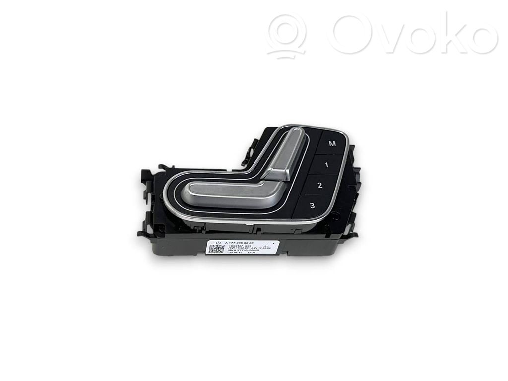 Mercedes-Benz GLA H247 Przyciski sterowania fotela 