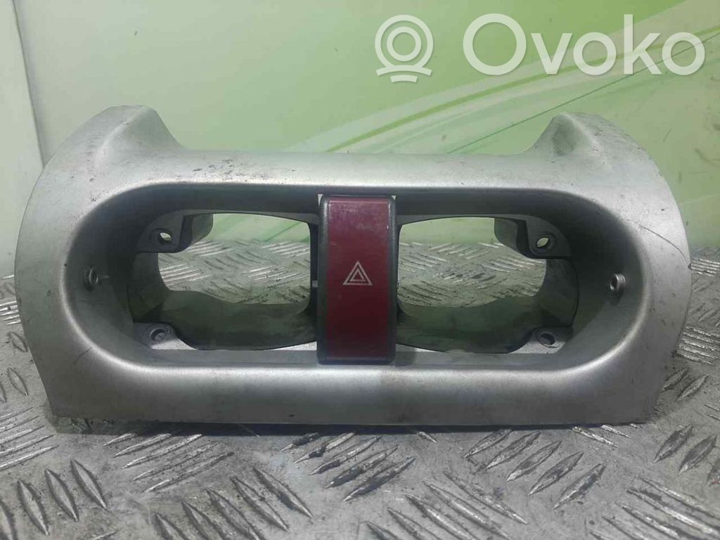 Opel Corsa C Hätävilkkujen kytkin 