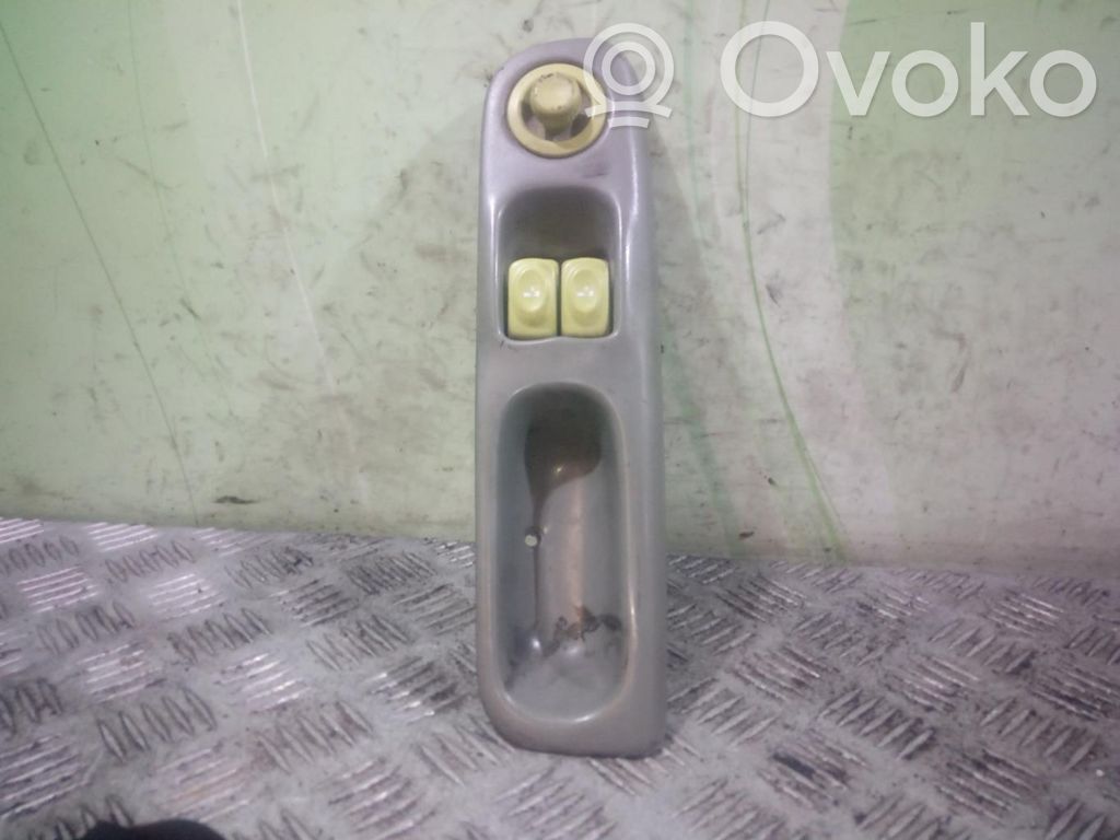 Renault Twingo I Interruptor del elevalunas eléctrico 
