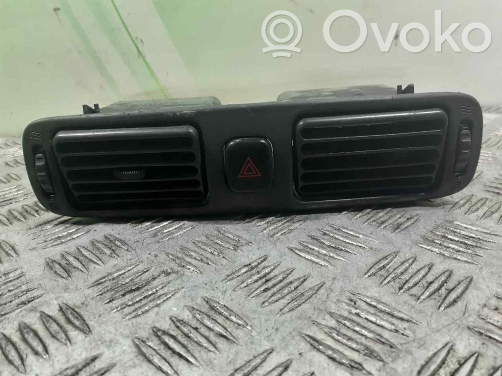 Toyota Corolla E110 Kojelaudan keskiosan tuuletussuuttimen ritilä 