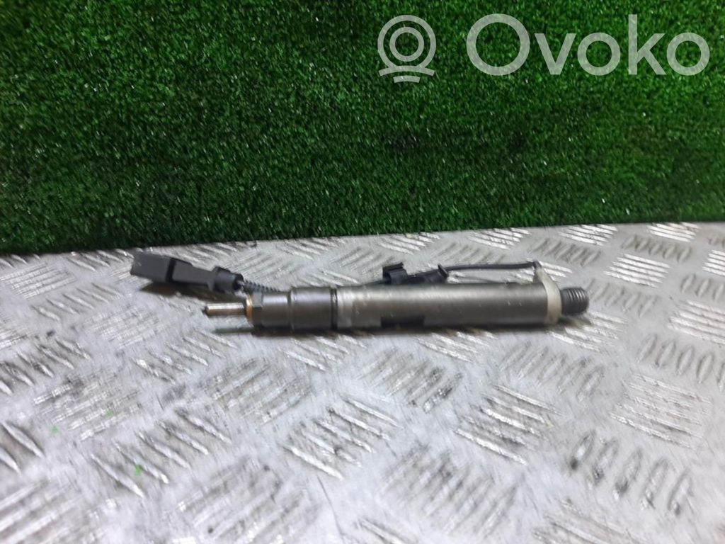 Inyector de combustible   038130202E