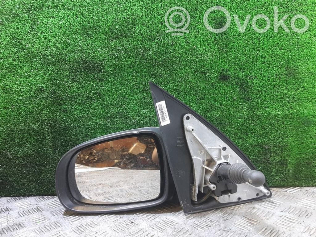 Opel Corsa C Front door electric wing mirror 