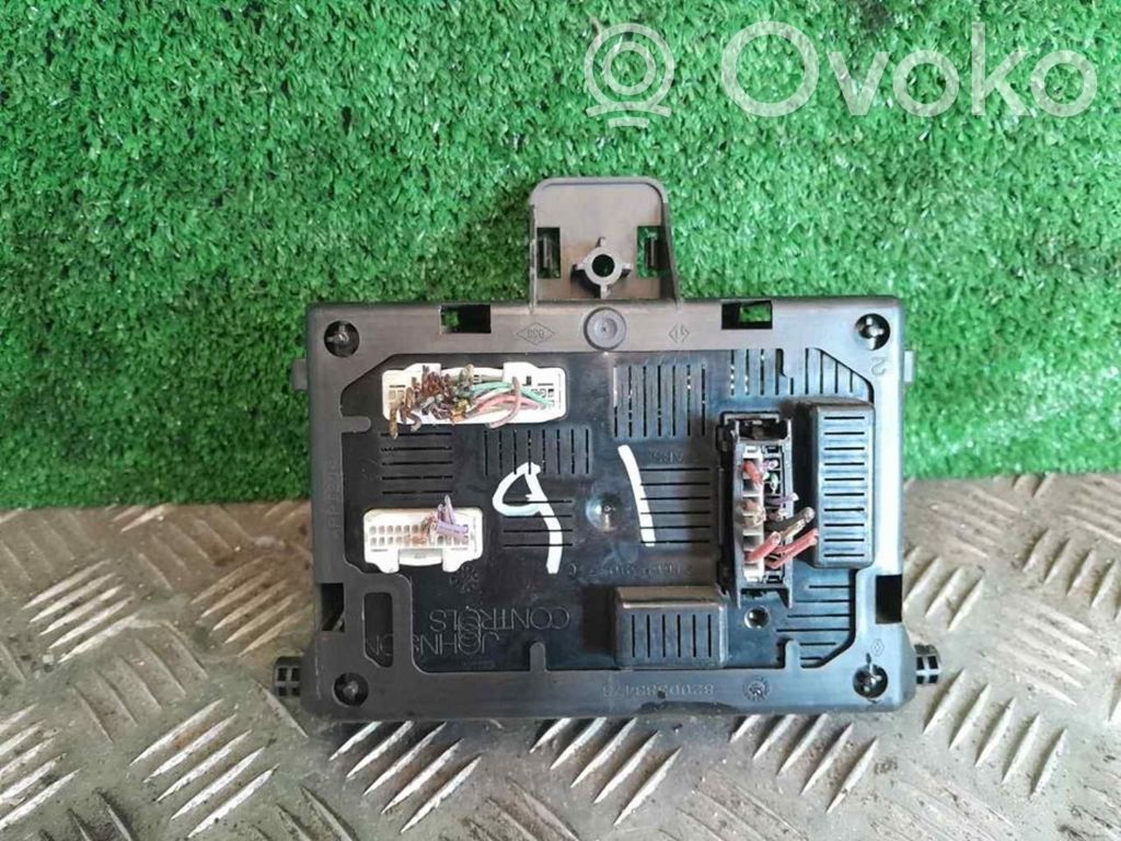 Renault Clio III Dzinēja vadības bloks 
