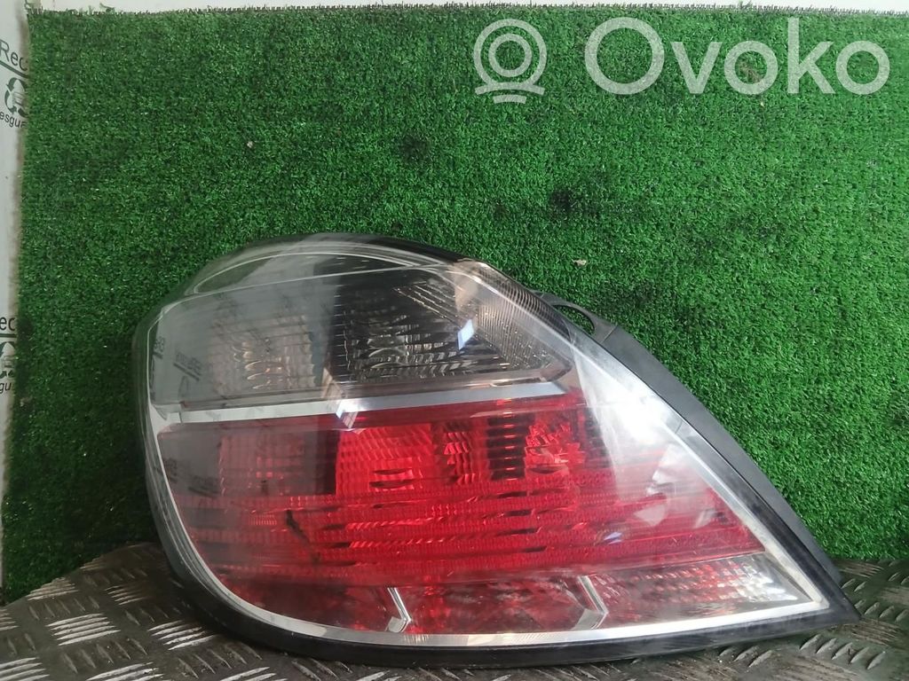 Opel Astra H Lampa tylna 