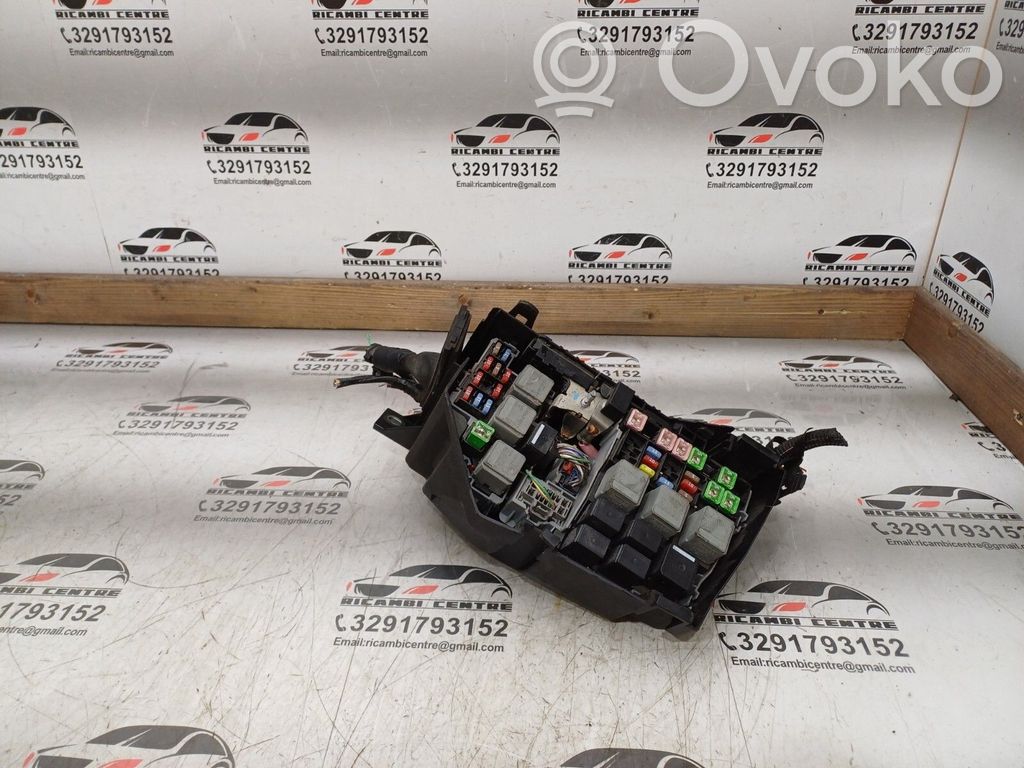 Ford Mondeo MK IV Saugiklių dėžė (komplektas) 
