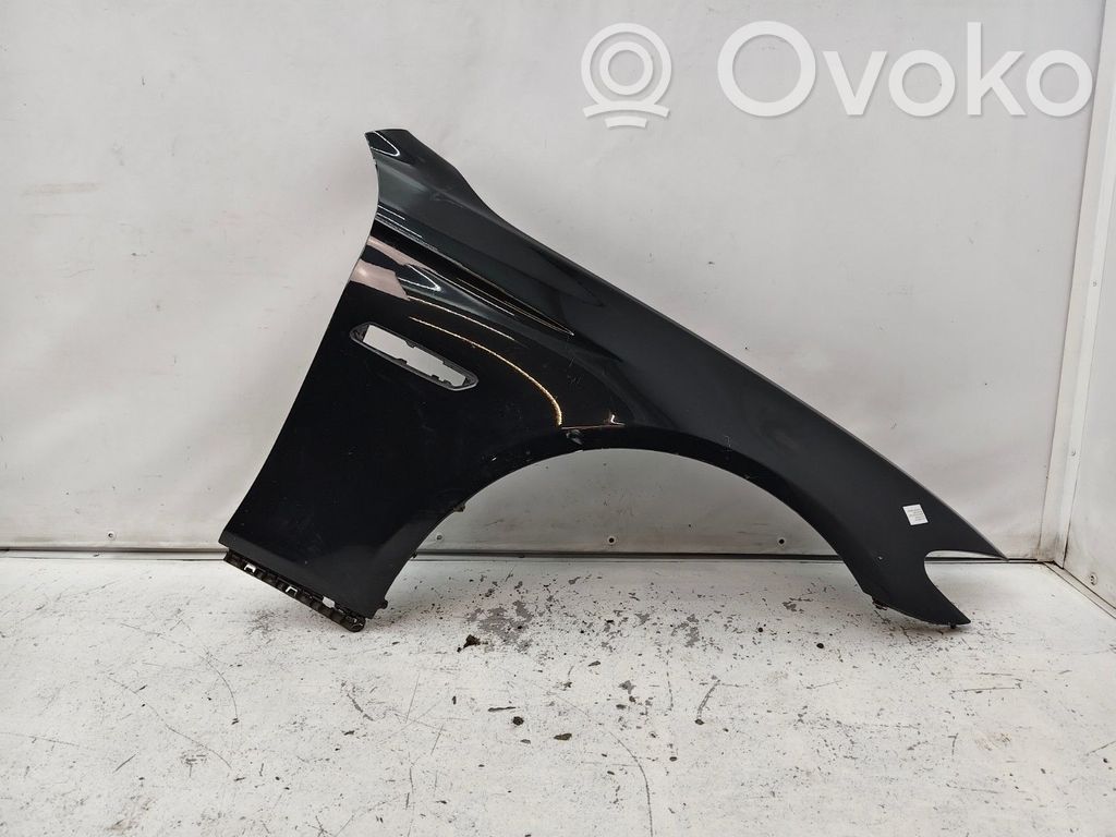 BMW 5 F10 F11 Błotnik przedni 