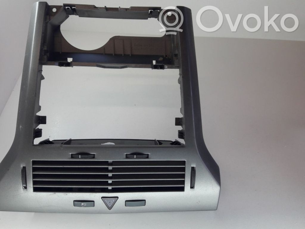 Opel Astra H Radio/GPS head unit trim 