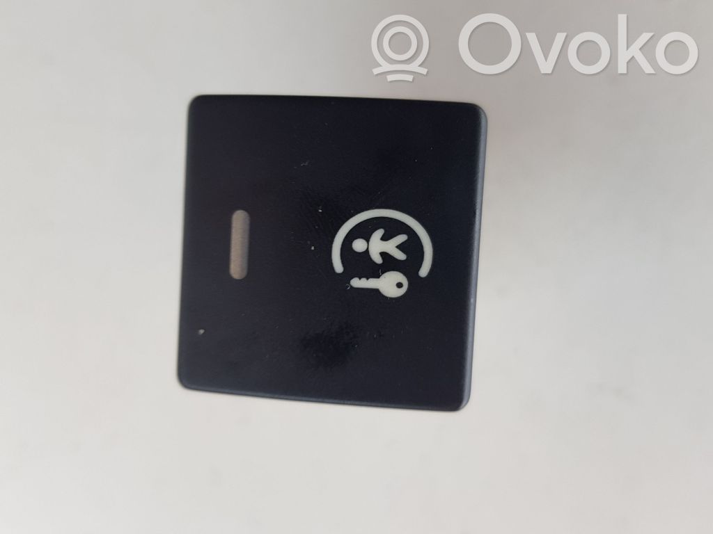 Peugeot 308 Child safety switch 
