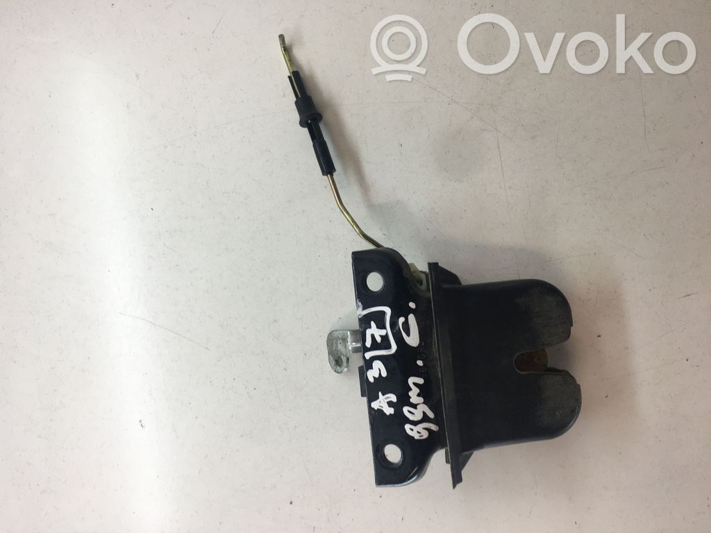 Audi A3 S3 8L Aizmugurējā pārsega slēdzene 