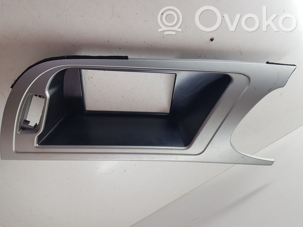 Audi A4 S4 B8 8K Konsola środkowa / Radio / GPS 