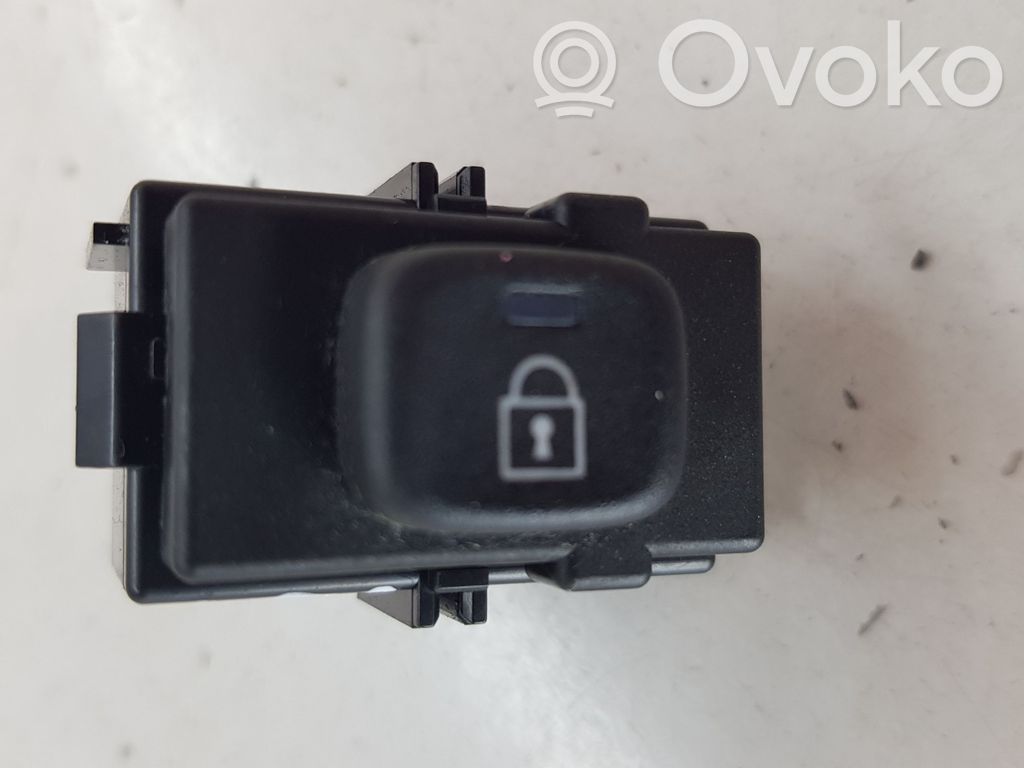 Volvo V60 Central locking switch button 