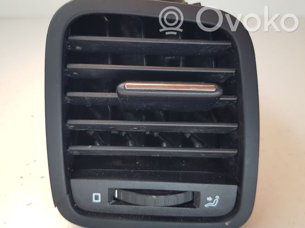 Skoda Yeti (5L) Boczna kratka nawiewu deski rozdzielczej 