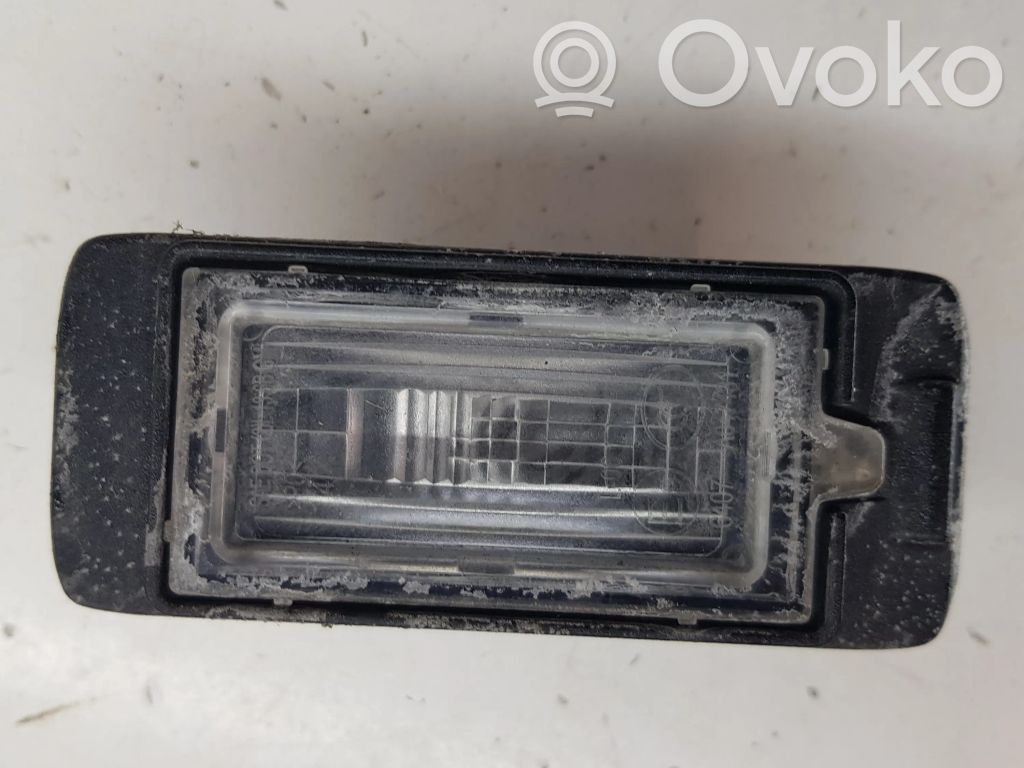 Opel Zafira C Éclairage de plaque d'immatriculation 