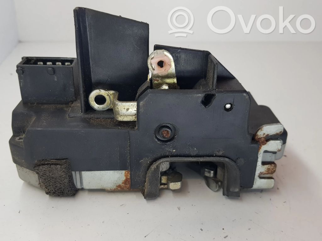 Saab 9-5 Priekinė durų spyna 