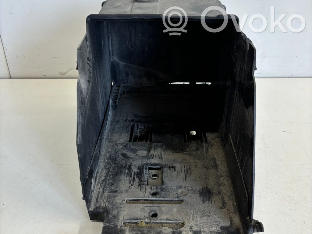 Ford S-MAX Akkulaatikon alusta 