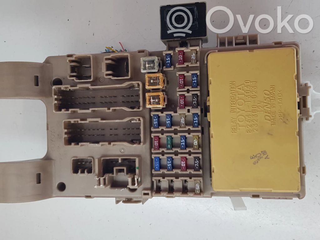 Toyota Corolla Verso E121 Fuse module 