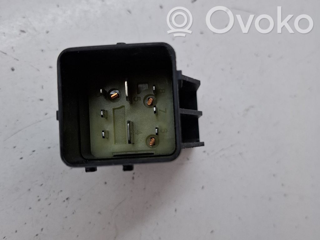 Citroen C3 Glow plug pre-heat relay 