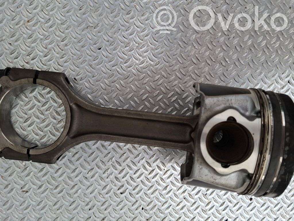 Piston avec bielle   5AR073252