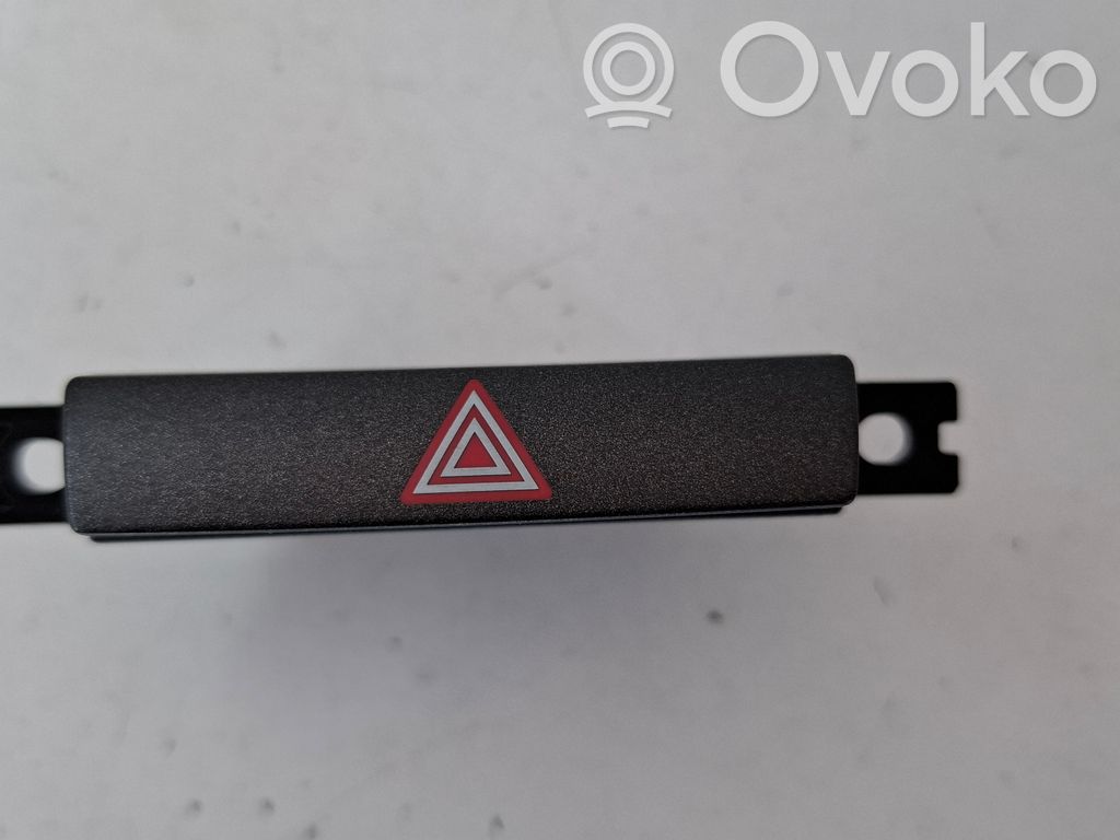 Honda CR-V Hazard light switch 