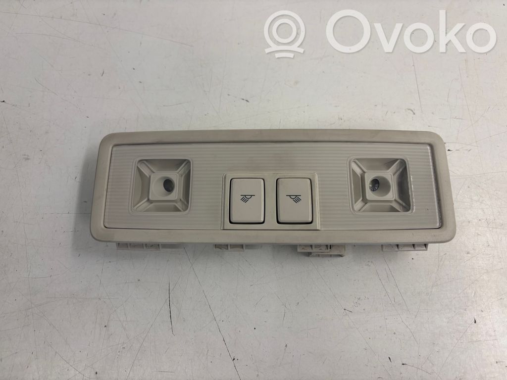 Volkswagen PASSAT B8 Rear seat light 