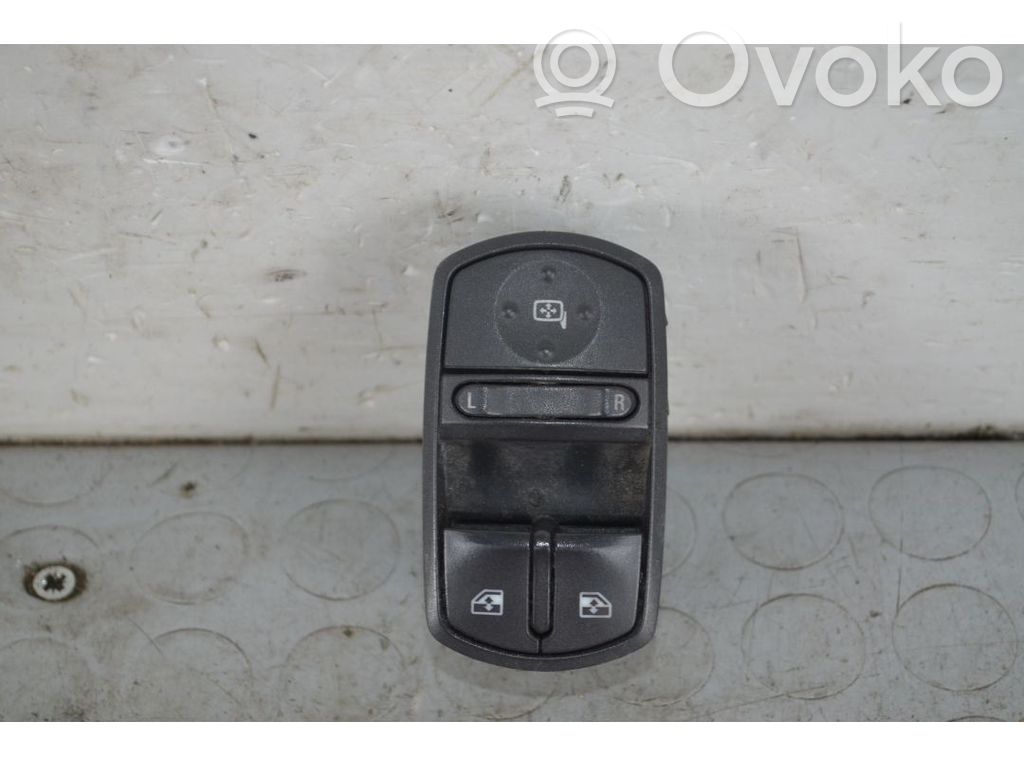 Opel Corsa D Atidarymo rankenėlė galinio dangčio (išorinė) 