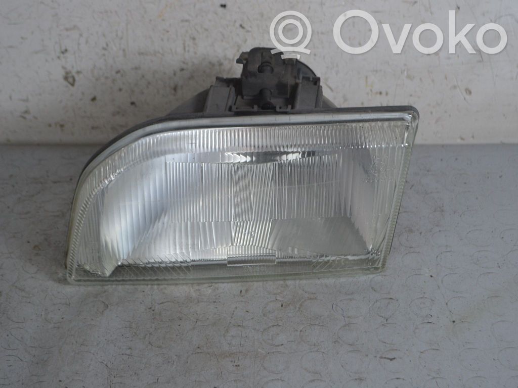 Ford Fiesta Headlight/headlamp 